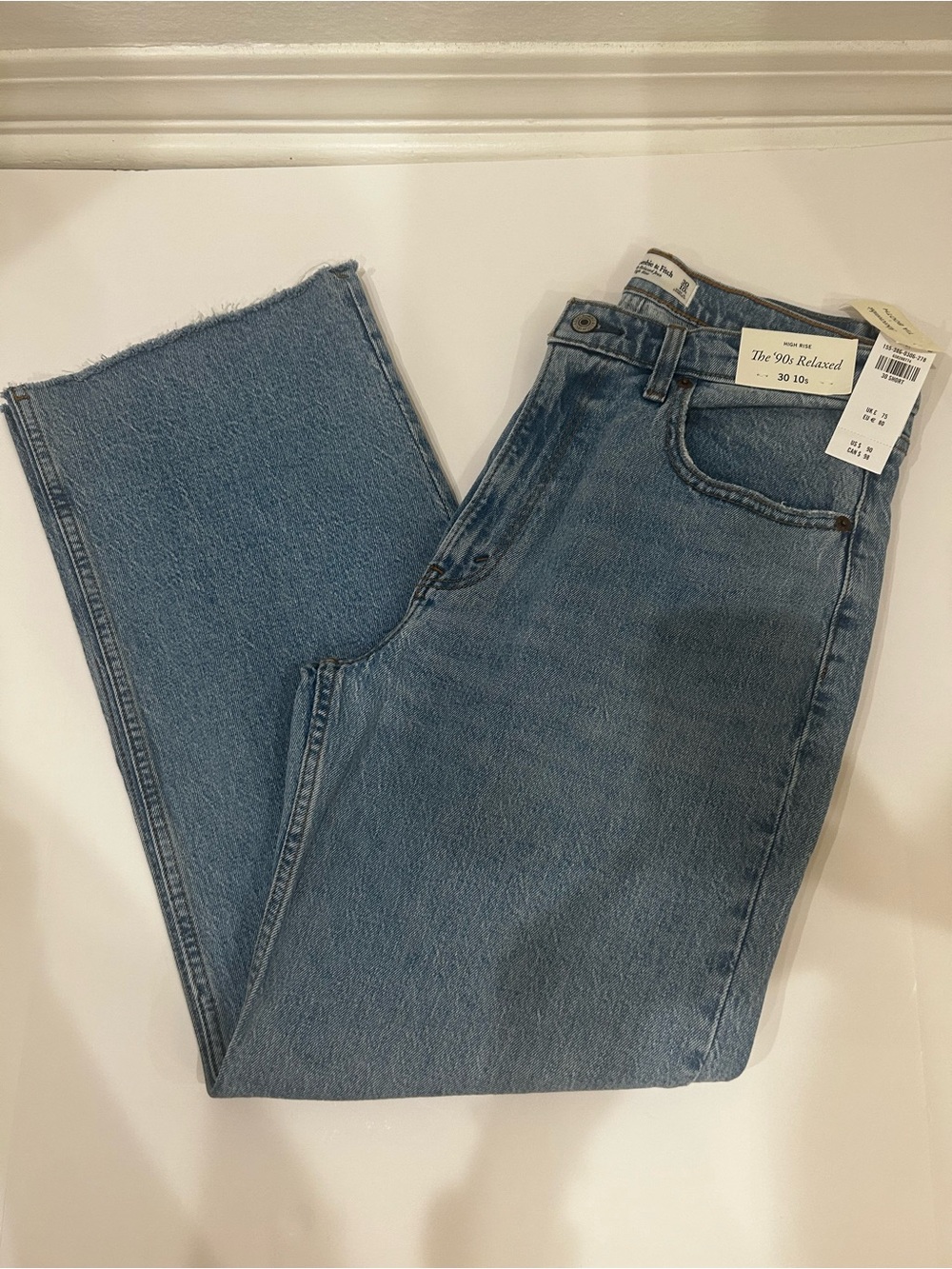 Abercrombie & Fitch Women’s 90s Relaxed Jeans- Sz 30 Short